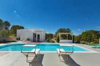 Swimming Pool Trulli La Gaura