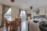 Kamar Tidur Bright 2 Bedroom Flat in Lambeth With Balcony