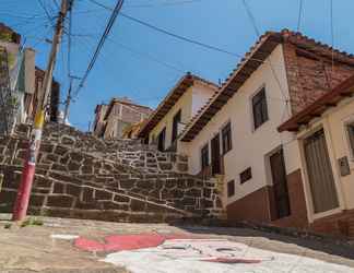 Bên ngoài 2 Caracol Casa Turística