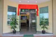 Bangunan Riverview Hotel