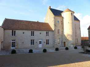 Bangunan 4 La Ferme du Château