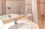 In-room Bathroom 3 Hotel Flats Friends Mar Blau