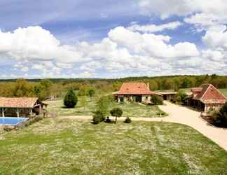 Exterior 2 Domaine de la Mouthe