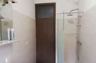 Toilet Kamar Venice Holiday