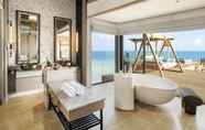 In-room Bathroom 7 Waldorf Astoria Maldives Ithaafushi