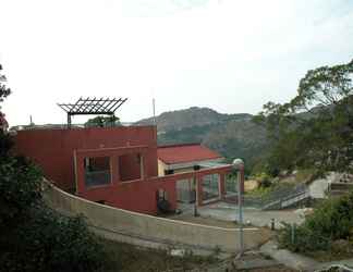 Exterior 2 YHA Sze Lok Yuen Tai Mo Shan Youth Hostel