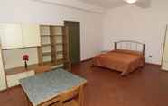 Bedroom 5 Student's Hostel della Ghiara
