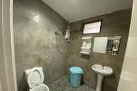 Toilet Kamar Nadedow Resort