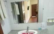 In-room Bathroom 4 Diamond Popa Hotel