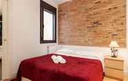 Kamar Tidur 5 Akira Flats Urgell Apartment