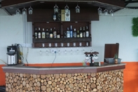 Bar, Kafe, dan Lounge OP Village Resort