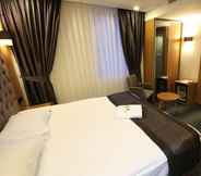 Kamar Tidur 4 Grand Silay Hotel