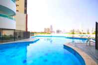 Swimming Pool Torres del Lago Apartments