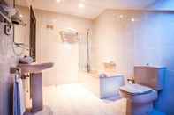 Toilet Kamar Hotel Don Pepe Ria