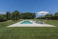 Swimming Pool Villa Piandaccoli