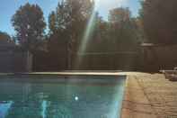 Swimming Pool Domaine Du Blanc Pignon