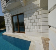 Swimming Pool 3 Elegant Villas 2 2