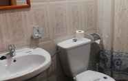 Toilet Kamar 7 Hostal Acueducto Gran Ruta