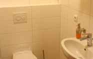 Toilet Kamar 3 M&M Hotel - Neu Wulmstorf