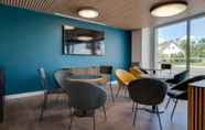 Bar, Cafe and Lounge 3 All Suites Massy Palaiseau