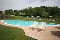 Swimming Pool Agriturismo Bio Il Torrione