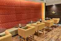 Quầy bar, cafe và phòng lounge Fairfield by Marriott Ahmedabad