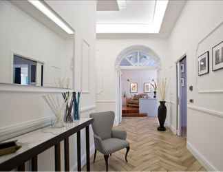 Sảnh chờ 2 Stylish Apartment in the center of Naples