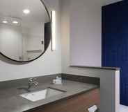 In-room Bathroom 7 Fairfield Inn & Suites by Marriott El Dorado