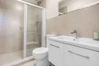 In-room Bathroom UniqueStay Mayfair Deluxe Apartment