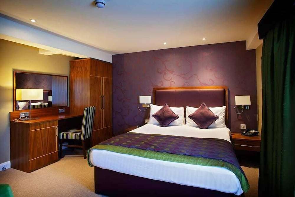 Best Hotels in Kirkburton - Cheap Promo Hotel Traveloka