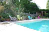 Swimming Pool Chambres d'hôtes Lou Cliou