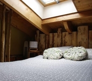 Bedroom 2 Chambres d'hôtes Lou Cliou