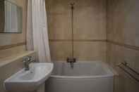 In-room Bathroom Parc y Bryn Serviced Apartments