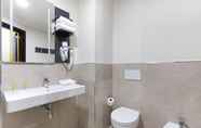 In-room Bathroom 3 B&B Hotel Roma Fiumicino Aeroporto Fiera 1