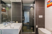 In-room Bathroom Modern Apartment Short Walk to SkyTower