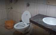 Toilet Kamar 7 Hotel Vandana