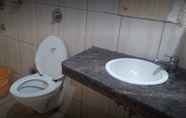 Toilet Kamar 7 Hotel Vandana
