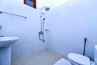 Toilet Kamar Ella View Hotel