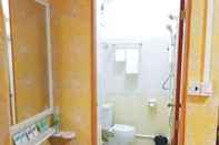 Toilet Kamar C & Y Hotel