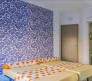 Bedroom 6 Go Bcn Hostal Ideal Badal - Hostel