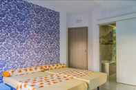 Bedroom Go Bcn Hostal Ideal Badal - Hostel