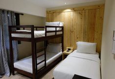 Bedroom 5 Feel Deep Dive Resort