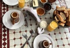 Nhà hàng 7 Auberge Armed Toubkal Trek - Hostel