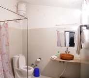 In-room Bathroom 6 Greetoe Camp Panna