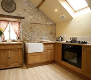 Bedroom 7 The Cornmill Stable Cottages