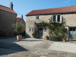 Exterior 4 The Cornmill Stable Cottages