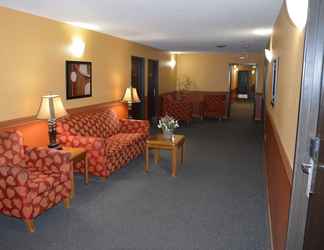 Lobi 2 Burnsville Inn & Suites