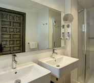 In-room Bathroom 5 TUI MAGIC LIFE Cala Pada - All Inclusive