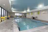 Swimming Pool Home2 Suites by Hilton Indianapolis Airport