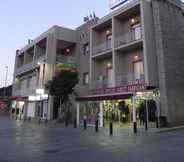 Exterior 2 Hotel Puerta de España